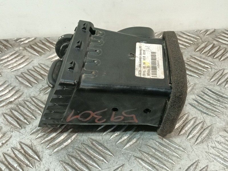 Recambio de rejilla aireadora para volvo v40 hatchback (525) d3 referencia OEM IAM 313702RS  