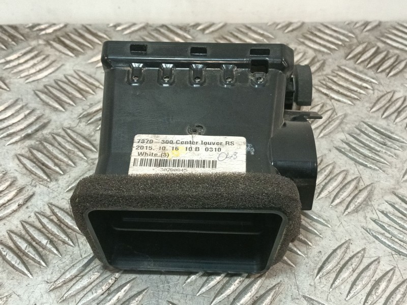 Recambio de rejilla aireadora para volvo v40 hatchback (525) d3 referencia OEM IAM 313702RS  
