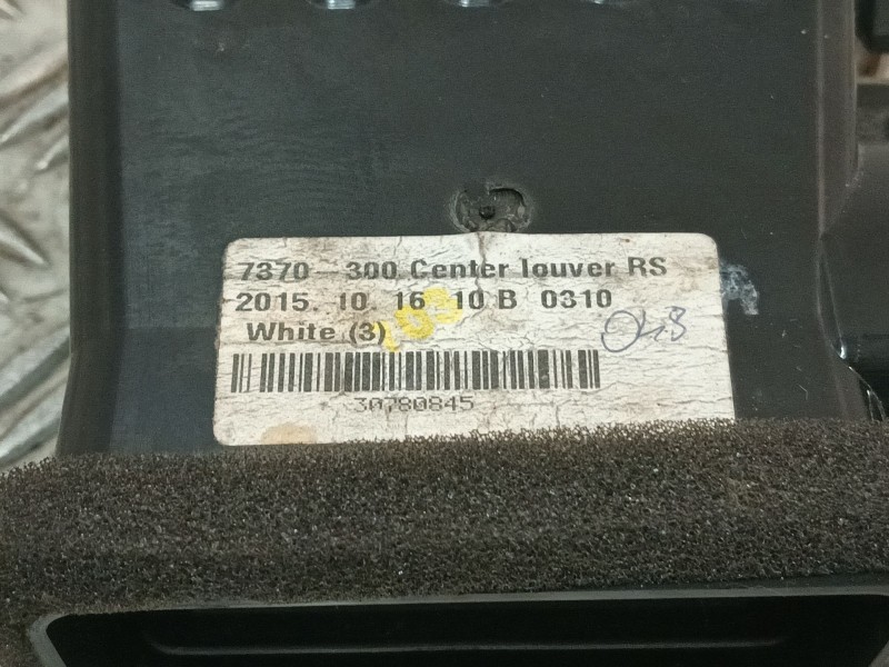 Recambio de rejilla aireadora para volvo v40 hatchback (525) d3 referencia OEM IAM 313702RS  