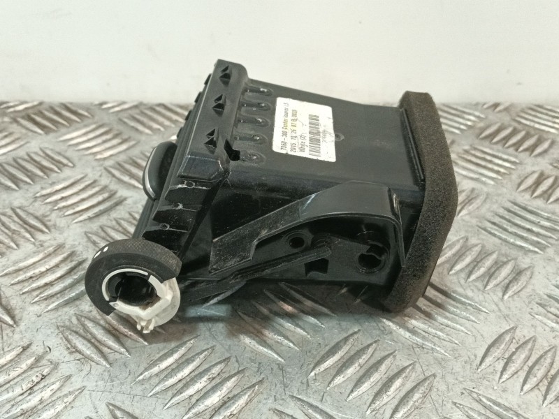 Recambio de rejilla aireadora para volvo v40 hatchback (525) d3 referencia OEM IAM 1284618LS  