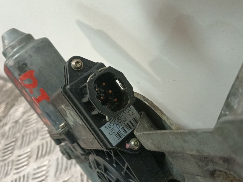 Recambio de elevalunas delantero izquierdo para opel corsa b referencia OEM IAM 90520187  