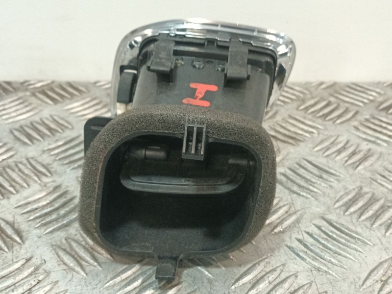 Recambio de rejilla aireadora para volvo v40 hatchback (525) d3 referencia OEM IAM 30791697 7380300D0LHD 