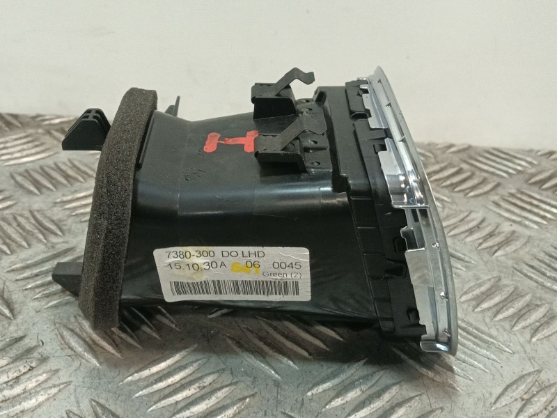 Recambio de rejilla aireadora para volvo v40 hatchback (525) d3 referencia OEM IAM 30791697 7380300D0LHD 