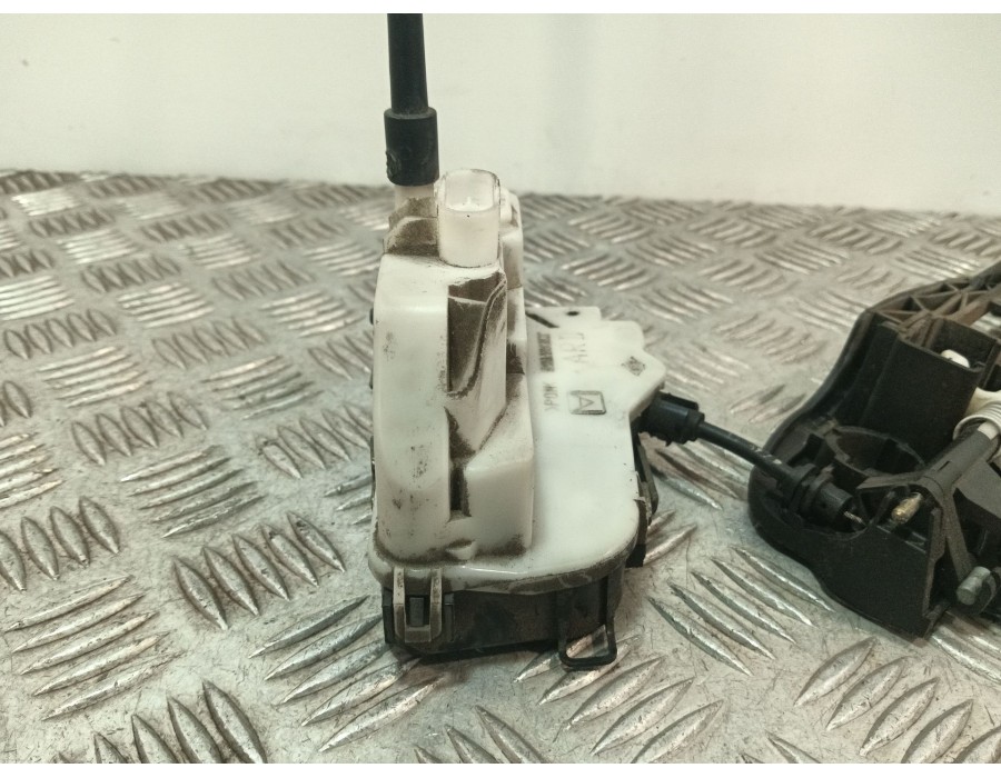 Recambio de cerradura puerta delantera derecha para citroën c3 i (fc_, fn_) 1.4 hdi referencia OEM IAM   