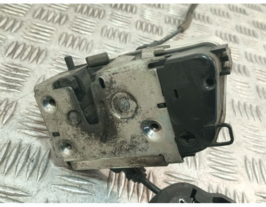 Recambio de cerradura puerta delantera derecha para citroën c3 i (fc_, fn_) 1.4 hdi referencia OEM IAM   