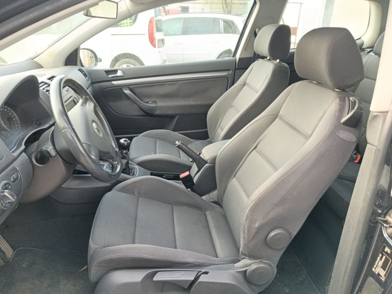volkswagen golf v (1k1) del año 2004