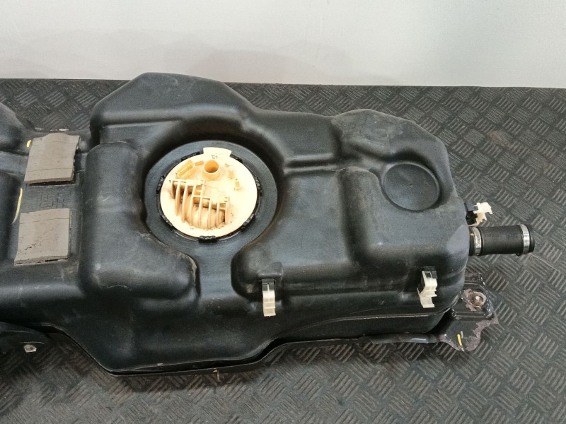 Recambio de deposito combustible para land rover discovery iv (l319) 3.0 sdv6 4x4 referencia OEM IAM AH229K007FF  