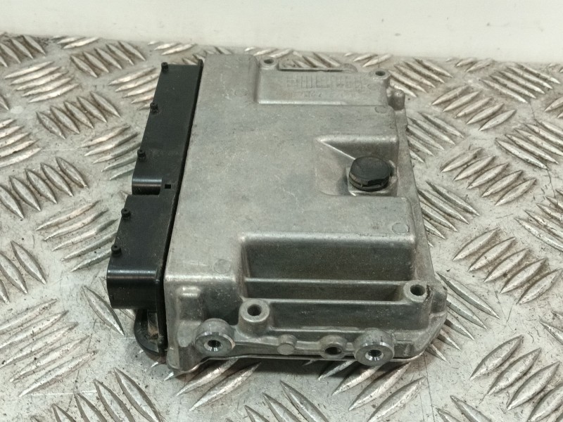 Recambio de centralita motor uce para toyota yaris (_p13_) 1.0 (ksp130) referencia OEM IAM 896610U660 0261S19782 
