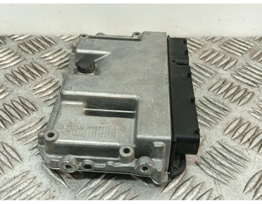 Recambio de centralita motor uce para toyota yaris (_p13_) 1.0 (ksp130) referencia OEM IAM 896610U660 0261S19782 