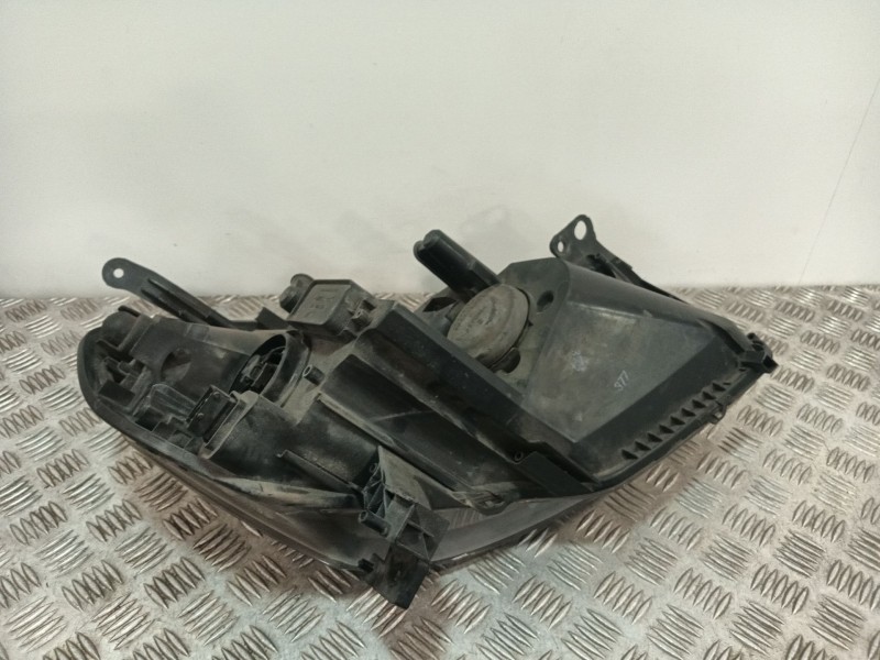 Recambio de faro izquierdo para opel zafira b 1.9 cdti referencia OEM IAM 0301214201 24451052LH 