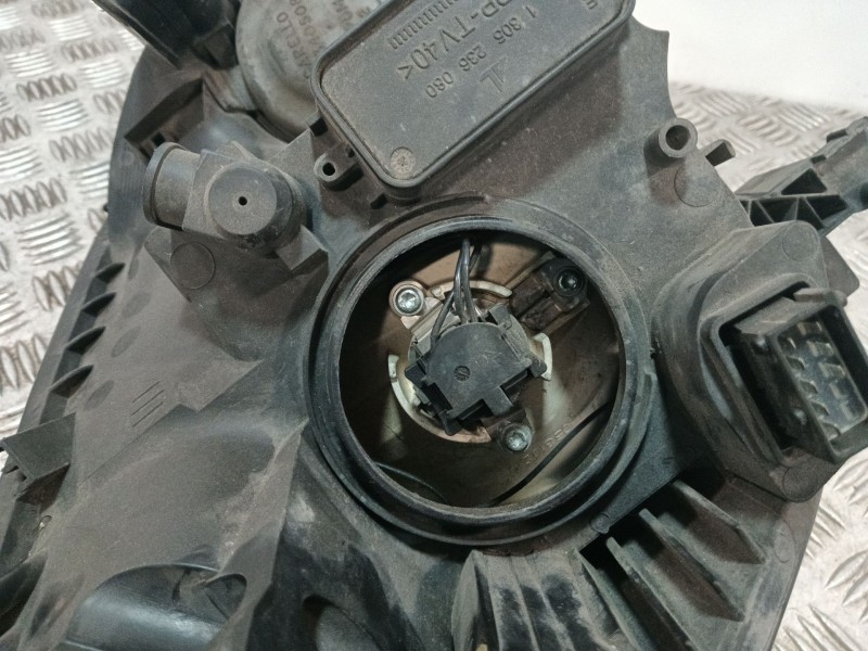 Recambio de faro izquierdo para opel zafira b 1.9 cdti referencia OEM IAM 0301214201 24451052LH 
