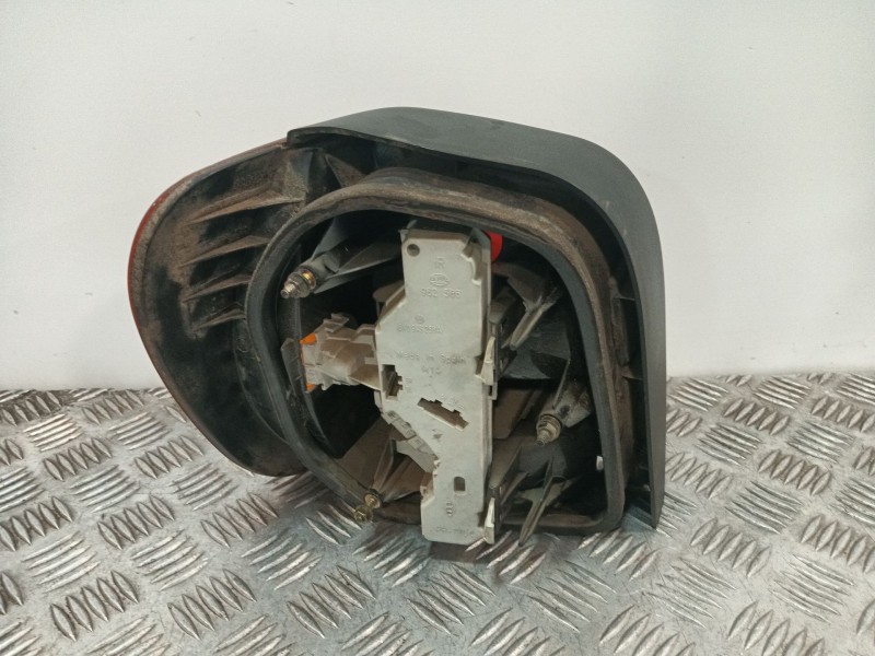 Recambio de piloto trasero derecho para volkswagen polo iii (6n1) 75 1.6 referencia OEM IAM 6N0945096  