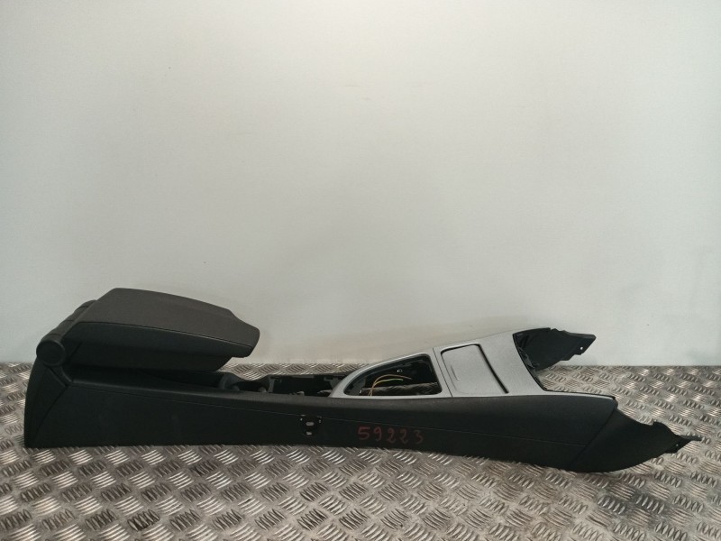 Recambio de apoyabrazos central para bmw 1 (e81) 118 d referencia OEM IAM 51167078568 712223111 51169110415