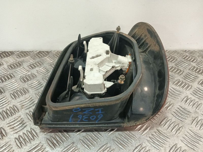 Recambio de piloto trasero izquierdo para volkswagen polo iii (6n1) 75 1.6 referencia OEM IAM 6N0945095  
