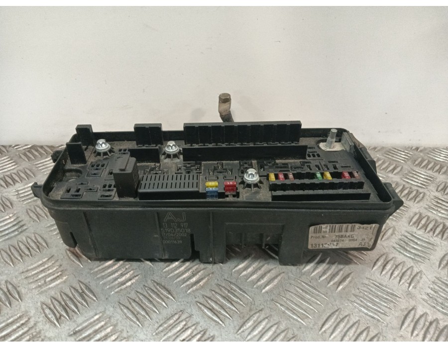 Recambio de caja reles / fusibles para opel vectra c (z02) 2.2 dti 16v (f69) referencia OEM IAM 460023260  
