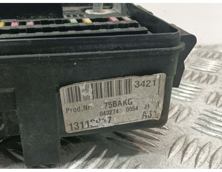 Recambio de caja reles / fusibles para opel vectra c (z02) 2.2 dti 16v (f69) referencia OEM IAM 460023260  