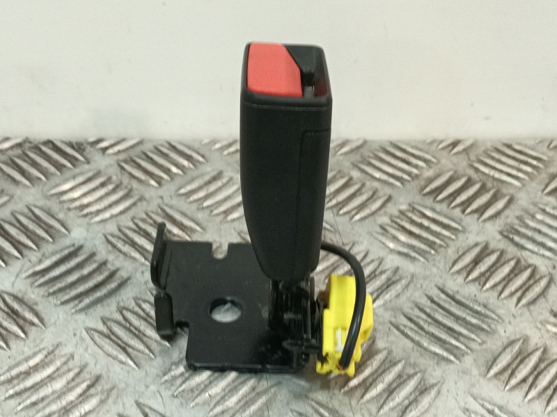 Recambio de enganche cinturon trasero derecho para volvo v40 hatchback (525) d3 referencia OEM IAM 31292085  