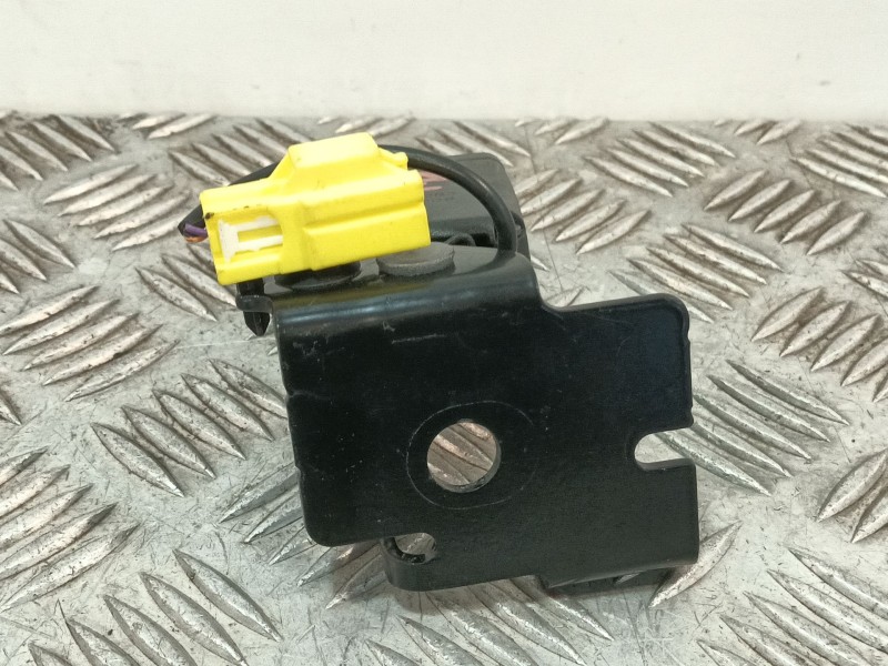 Recambio de enganche cinturon trasero derecho para volvo v40 hatchback (525) d3 referencia OEM IAM 31292085  