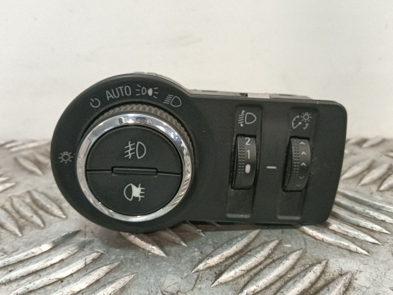 Recambio de mando luces para opel astra j lim. 1.6 16v cat referencia OEM IAM 13268702  