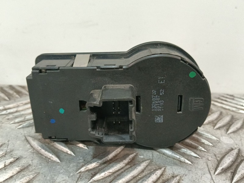 Recambio de mando luces para opel astra j lim. 1.6 16v cat referencia OEM IAM 13268702  