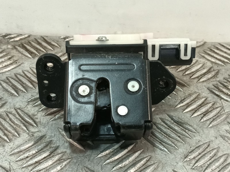 Recambio de cerradura maletero / porton para mazda 3 lim. (bl) referencia OEM IAM   