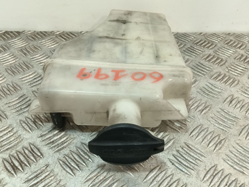 Recambio de deposito expansion para hyundai h350 furgoneta 2.5 crdi referencia OEM IAM 2536059000  