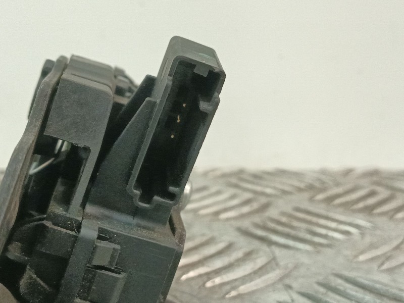 Recambio de cerradura maletero / porton para opel astra j lim. 1.6 16v cat referencia OEM IAM 13500195  