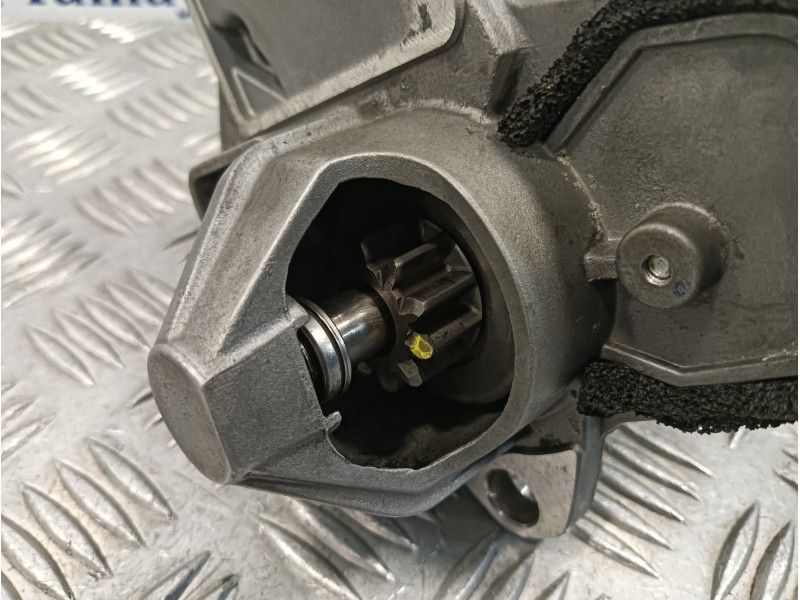 Recambio de motor arranque para renault megane iii berlina 5 p referencia OEM IAM 233007970R  ESW1012