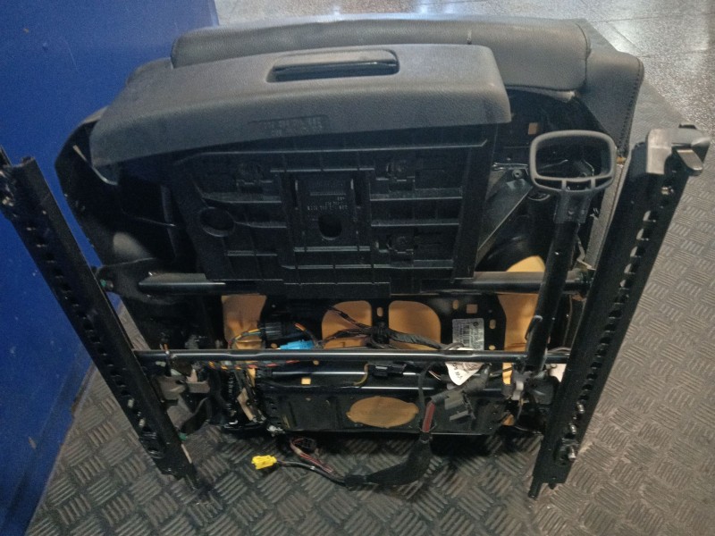 Recambio de juego asientos completo para volkswagen golf vi (5k1) 2.0 gti referencia OEM IAM M1000205901L 111022145161 