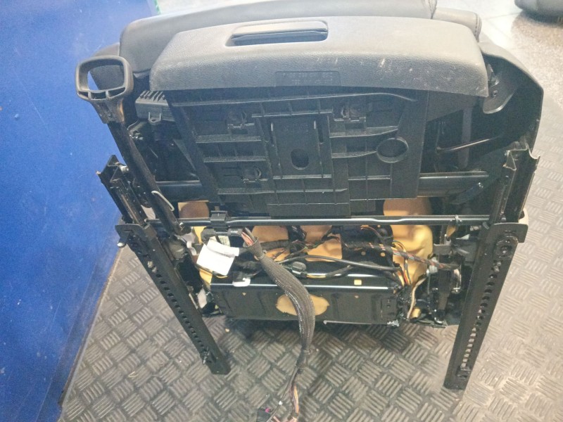 Recambio de juego asientos completo para volkswagen golf vi (5k1) 2.0 gti referencia OEM IAM M1000205901L 111022145161 