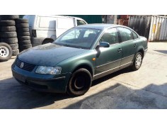VOLKSWAGEN PASSAT BERLINA (3B2)