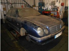 MERCEDES-BENZ CLASE E (W210) BERLINA