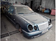 MERCEDES-BENZ CLASE E (W210) BERLINA
