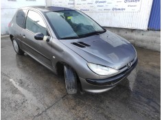 PEUGEOT 206 BERLINA