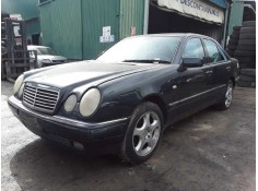 MERCEDES-BENZ CLASE E (W210) BERLINA