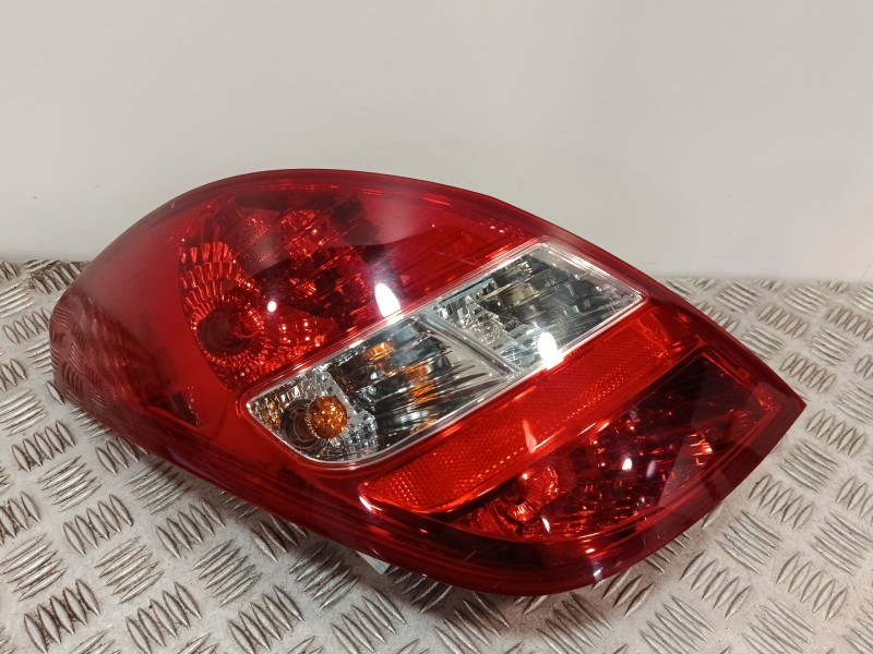 Recambio de piloto trasero izquierdo para hyundai i20 i (pb, pbt) 1.2 referencia OEM IAM 924011J000  