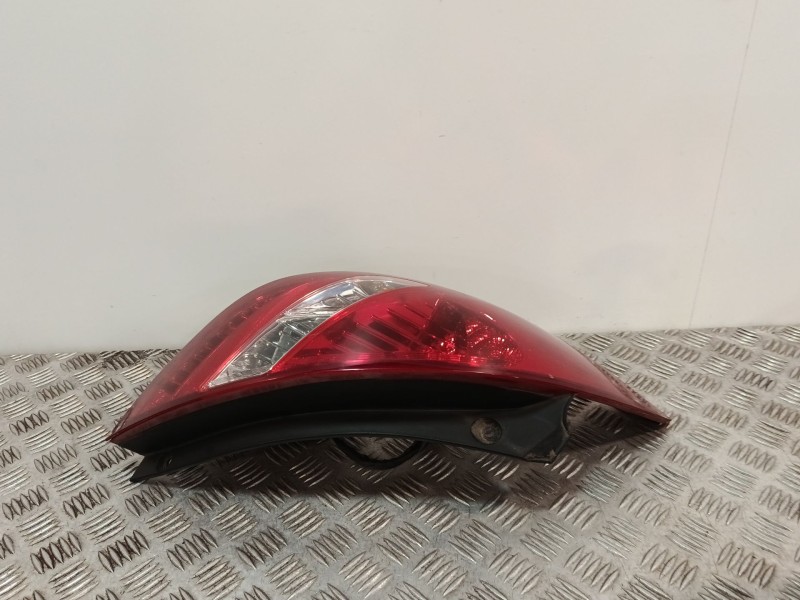 Recambio de piloto trasero izquierdo para hyundai i20 i (pb, pbt) 1.2 referencia OEM IAM 924011J000  