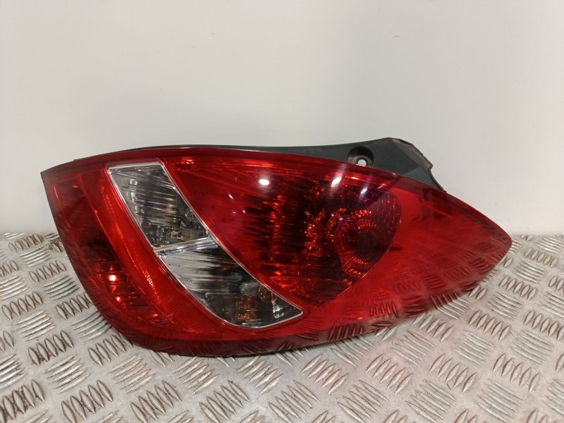 Recambio de piloto trasero derecho para hyundai i20 i (pb, pbt) 1.2 referencia OEM IAM 924021J000  
