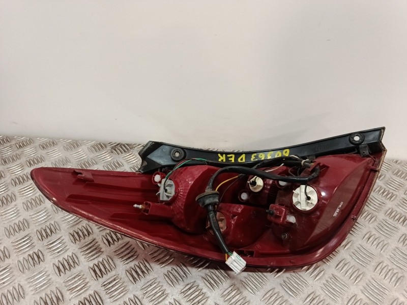 Recambio de piloto trasero derecho para hyundai i20 i (pb, pbt) 1.2 referencia OEM IAM 924021J000  