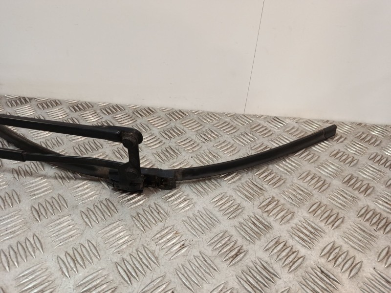 Recambio de brazo limpia delantero para toyota yaris (_p13_) 1.0 (ksp130) referencia OEM IAM   
