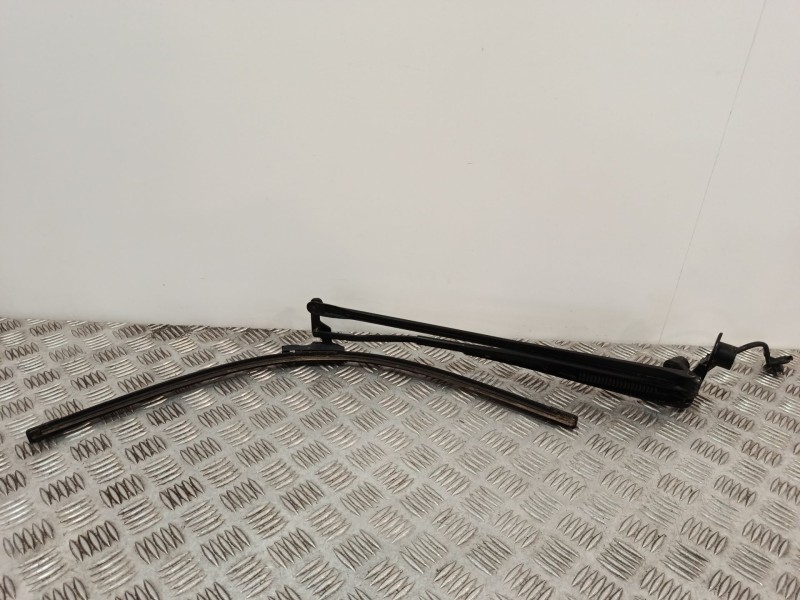 Recambio de brazo limpia delantero para toyota yaris (_p13_) 1.0 (ksp130) referencia OEM IAM   