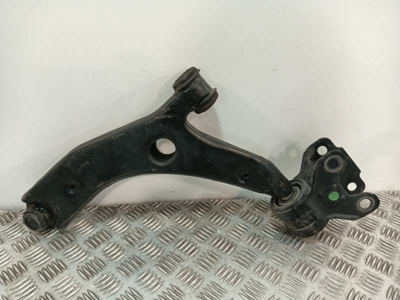 Recambio de brazo suspension inferior delantero derecho para mazda 3 lim. (bl) referencia OEM IAM 8V613  