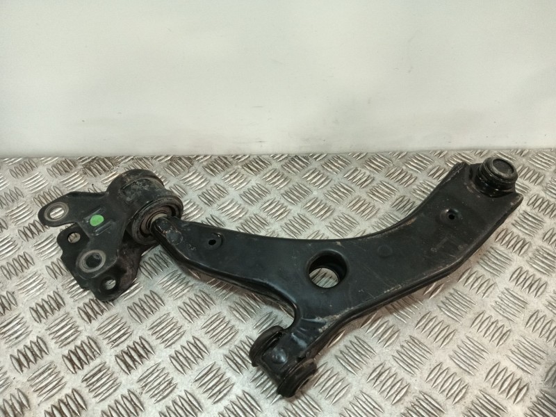 Recambio de brazo suspension inferior delantero derecho para mazda 3 lim. (bl) referencia OEM IAM 8V613  