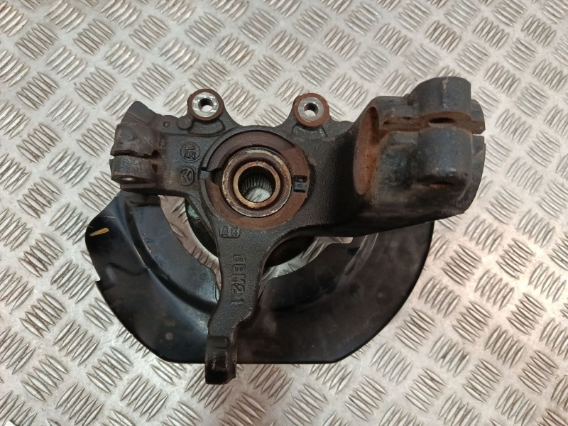 Recambio de mangueta delantera derecha para mazda 3 lim. (bl) referencia OEM IAM BBM21  
