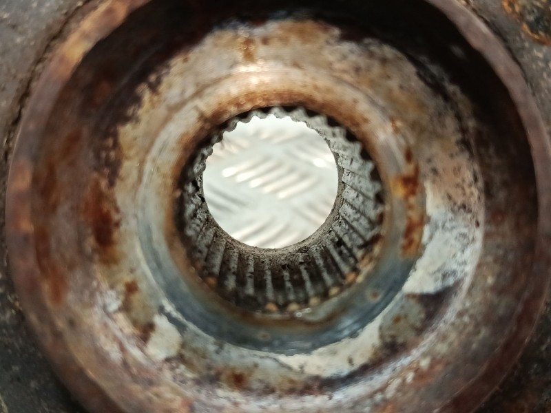 Recambio de mangueta delantera izquierda para mazda 3 lim. (bl) referencia OEM IAM BBM21  