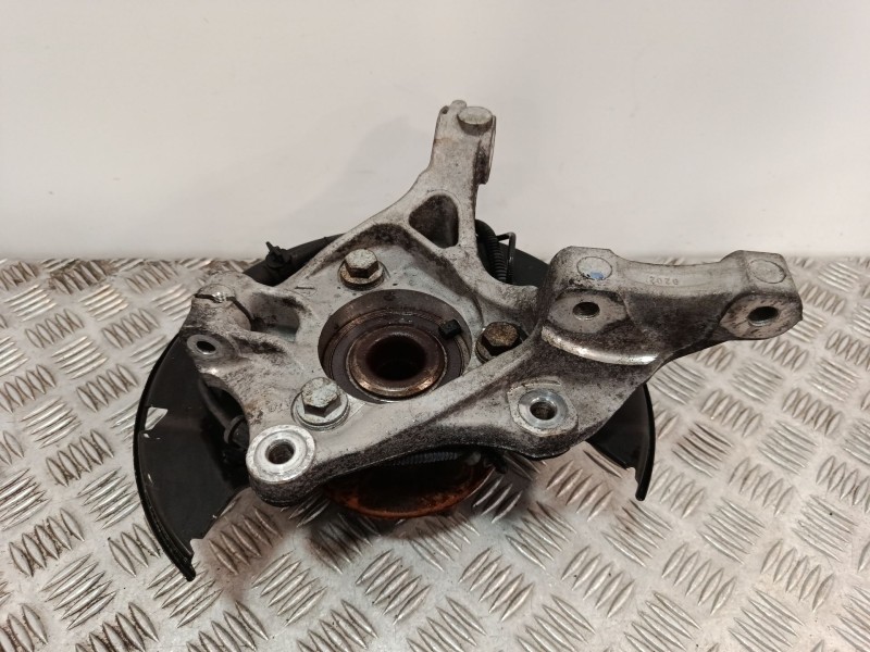 Recambio de mangueta delantera izquierda para opel astra j lim. 1.6 16v cat referencia OEM IAM   