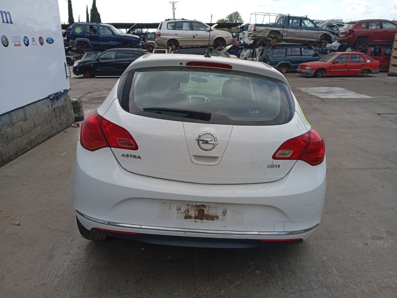 opel astra j (p10) del año 2015