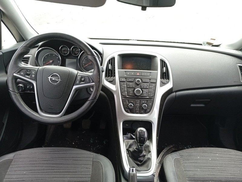 opel astra j (p10) del año 2015