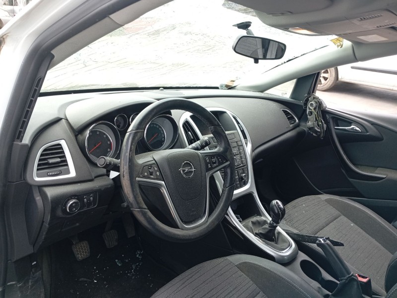 opel astra j (p10) del año 2015