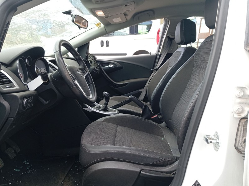 opel astra j (p10) del año 2015